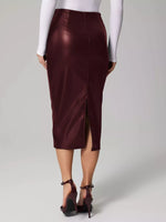 Jupe Simili-Cuir avec Fente au Dos - Audace & Sophistication Urbaine | Silhouette-Chic