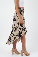 Jupe Asymétrique Florale - Féminité Audacieuse | Silhouette-Chic