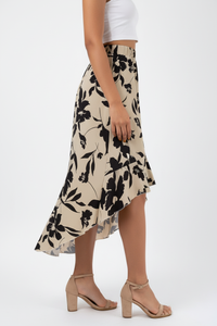 Jupe Asymétrique Florale - Féminité Audacieuse | Silhouette-Chic