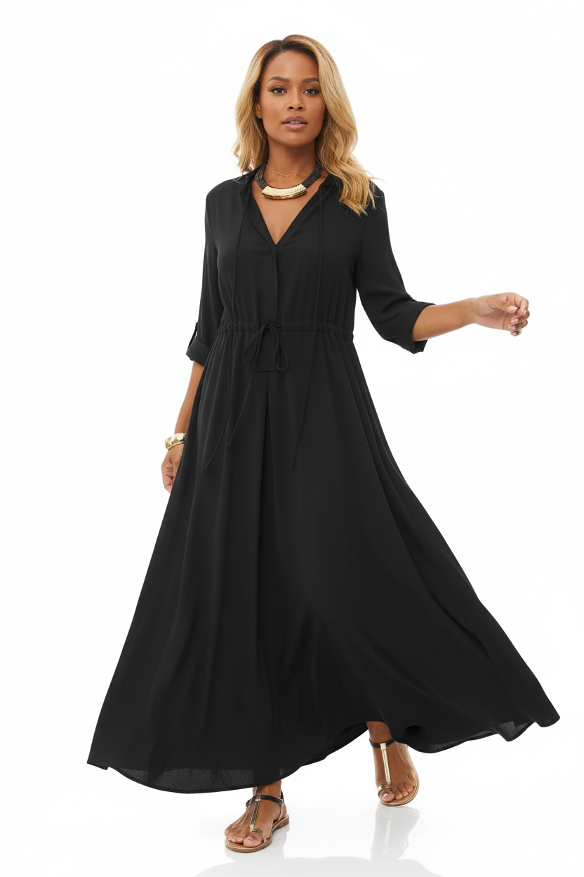 Pose trois-quarts dynamique en mouvement robe maxi chemise profond intense à col V échancré avec cordon à nouer et manches 3/4 retroussées — angle révélant la profondeur intense du tissu 100% polyester fluide, le col V avec cordon ajustable, les manches 3/4 retroussées et la jupe maxi virevolant avec une grâce théâtrale et sophistiquée — collier statement doré, bracelet doré, sandales plates — Silhouette-Chic