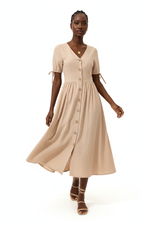 Robe Midi Boutonnée à Manches Courtes Bouffantes — Élégance Estivale