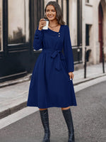 Robe Asymétrique Col Noué Manches Longues Butonnée - Élégance Moderne | Silhouette-Chic