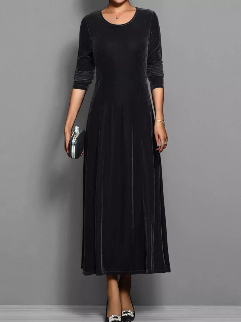 Samtkleid mit langen Ärmeln und ausgestelltem Schnitt – Weicher Luxus für den Winter