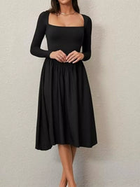 Robe Midi Col Carré Manches Longues Froncée - Élégance Romantique Moderne | Silhouette-Chic