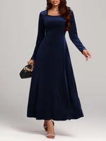Robe Velours Col Carré - Sophistication Intemporelle & Glamour | Silhouette-Chic