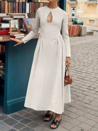 Elegantes A-Linien-Kleid mit vorderem Ausschnitt – lange Ärmel