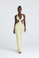 Robe Maxi Crochet Halter Ajouré - Audace Élégante | Silhouette-Chic