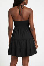 Robe Mini Halter Smockée Col V À Volants Étagés - Douceur Estivale | Silhouette-Chic