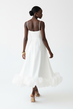 Robe Midi Bretelles Fines Ourlet Volants Organza — Grâce & Élégance