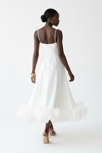 Robe Midi Bretelles Fines Ourlet Volants Organza — Grâce & Élégance