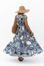 Robe Maxi Imprimée Col V Manches Courtes Taille Smockée Bohème | Silhouette-Chic
