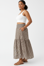 Jupe Longue Fleurie Smockée À Volants Étagés Grande Taille - Liberté Boho | Silhouette-Chic