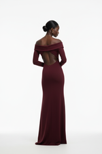 Robe Maxi Off-Shoulder Manches Longues Dos Ouvert - Élégance Sculpturale | Silhouette-Chic