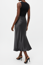 Jupe Midi Satin Asymétrique – Taille Haute & Couture Diagonale | 3 Coloris