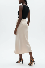 Jupe Midi Satin Asymétrique – Taille Haute & Couture Diagonale | 3 Coloris