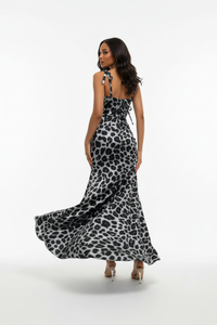 Robe Caraco Froncée à Fente et Encolure Cœur | Silhouette-Chic