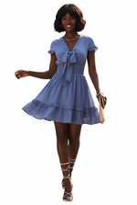 Robe Bleue Lavande - Nœud Papillon, Volants & Taille Smockée | Silhouette-Chic