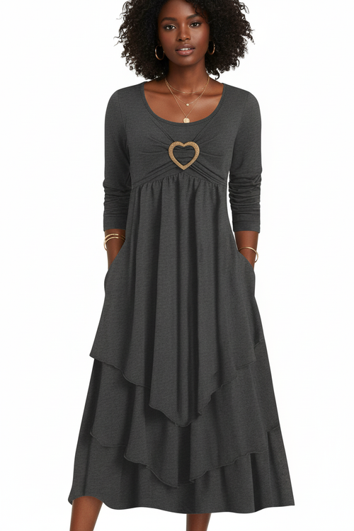 Robe Midi À Cœur Décoratif et Volants Étagés — Douceur & Caractère