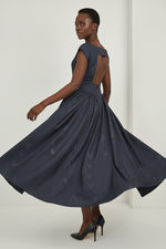 Robe Col Bateau Midi – Dos Ouvert Découpe Carrée & Jupe Évasée
