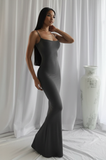 Robe Maxi Ajustée Bretelles Spaghetti - La Silhouette Parfaite | Silhouette-Chic