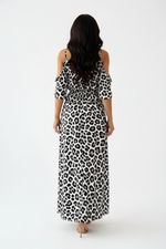 Robe Maxi Léopard Épaules Découvertes avec Fente — Sauvage & Inoubliable | Silhouette-Chic