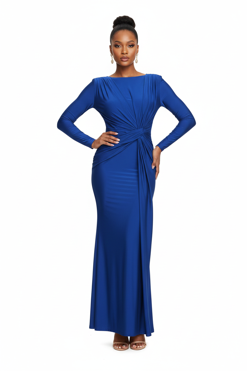 Robe maxi sirène bleu royal intense à col bateau, nœud torsadé frontal signature et fronces rayonnantes — vue de face, mannequin en pose confiante révélant l'éclat royal du coloris, l'architecture sculpturale du nœud torsadé et la silhouette sirène fluide et sculptée avec une présence absolue — boucles d'oreilles dorées, sandales nude à talons — Silhouette-Chic