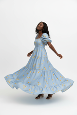 Robe Maxi Étagée Imprimé Marguerites Manches Bouffantes - La Fraîcheur Champêtre | Silhouette-Chic