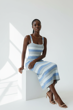 Robe Midi Ajustée Tricot Rayures Encolure Carrée - Le Chic Intemporel | Silhouette-Chic