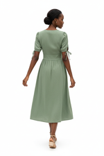 Robe Midi Boutonnée à Manches Courtes Bouffantes — Élégance Estivale