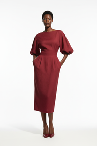 Robe Midi À Col Bateau et Manches Bouffantes — Architecture & Féminité