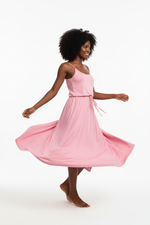 Robe Midi Bretelles Col Rond Taille Cordonnée avec Fente | Silhouette-Chic
