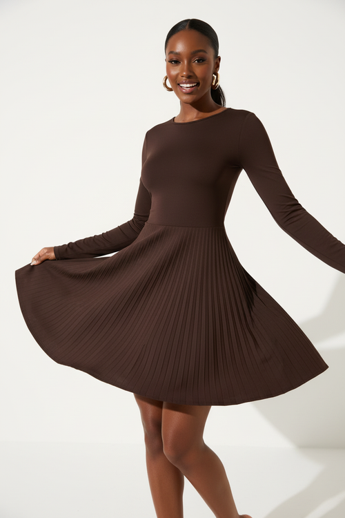 Robe Mini Col Rond à Manches Longues - L'Élégance Intemporelle | Silhouette-Chic