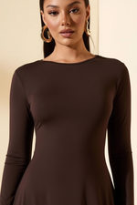 Robe Mini Col Rond à Manches Longues - L'Élégance Intemporelle | Silhouette-Chic