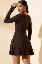 Robe Mini Col Rond à Manches Longues - L'Élégance Intemporelle | Silhouette-Chic