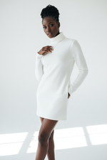 Robe Mini Col Roulé Manches Longues avec Poches - Confort Élégant | Silhouette-Chic