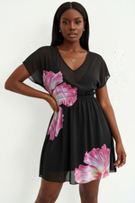 Robe Mini Imprimée à Manches Courtes - L'Élégance Imprimée