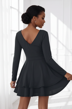 Robe Mini à Volants Étagés Col V - L'Élégance en Mouvement | Silhouette-Chic