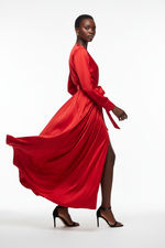 Robe Portefeuille Maxi Satin – Col en V & Fente Latérale