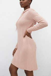 Robe Pull à Capuche Manches Longues Tricot Câble - Confort Chic | Silhouette-Chic