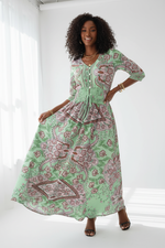 Robe Smockée à Imprimé Paisley Manches Mi-Longues - L'Élégance Bohème Chic | Silhouette-Chic