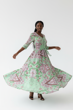 Robe Smockée à Imprimé Paisley Manches Mi-Longues - L'Élégance Bohème Chic | Silhouette-Chic