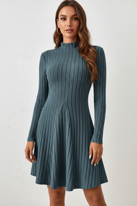 Robe Tricot Côtelé Col Montant Minimaliste