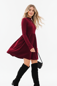 Robe Mini Maille Côtelée Col Volant - Élégance Romantique | Silhouette-Chic