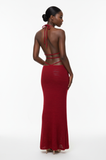 Robe Maxi Crochet Halter Ajouré - Audace Élégante | Silhouette-Chic