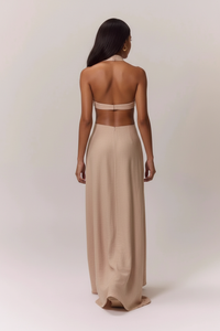 Robe Longue Encolure Cœur avec Découpes - Élégance Abricot | Silhouette-Chic